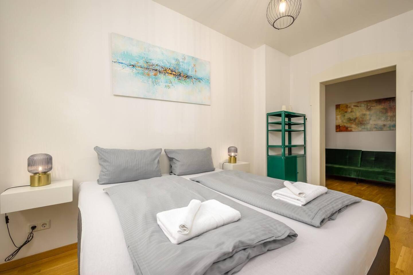 Arbio I Retro Apart Near Leipzig Hauptbahnhof Bagian luar foto